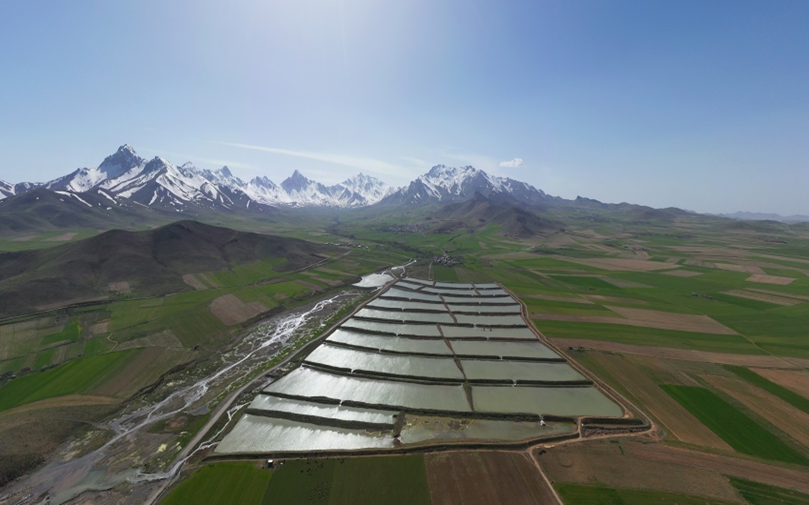 آبخیزداری و آبخوانداری؛ از باران تا سفره آب؛ سرمایه گذاری برای آینده سرزمین