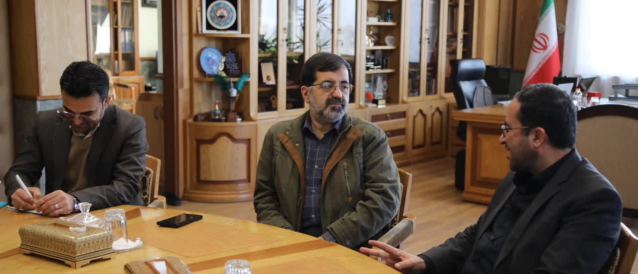 عدم مدیریت عرصه‌های بیابانی قم چالش آفرین خواهد بود / تلاش برای زیرساخت‌‌سازی زراعت چوب در اراضی بیابانی قم