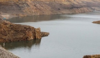 در پی بارندگی‌های اخیر سد آبخیز نازدشت در هرمزگان، به طور کامل آب‌گیری شد