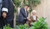 کاشت نهال توسط آیت الله العظمی جوادی آملی در هفته منابع طبیعی