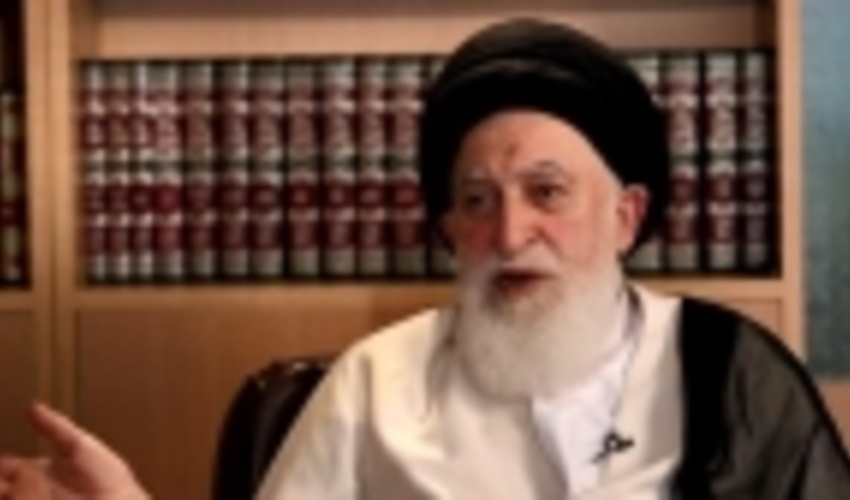 آیت الله علوی بروجردی با کاشت یک نهال به پیشواز هفته منابع طبیعی رفت