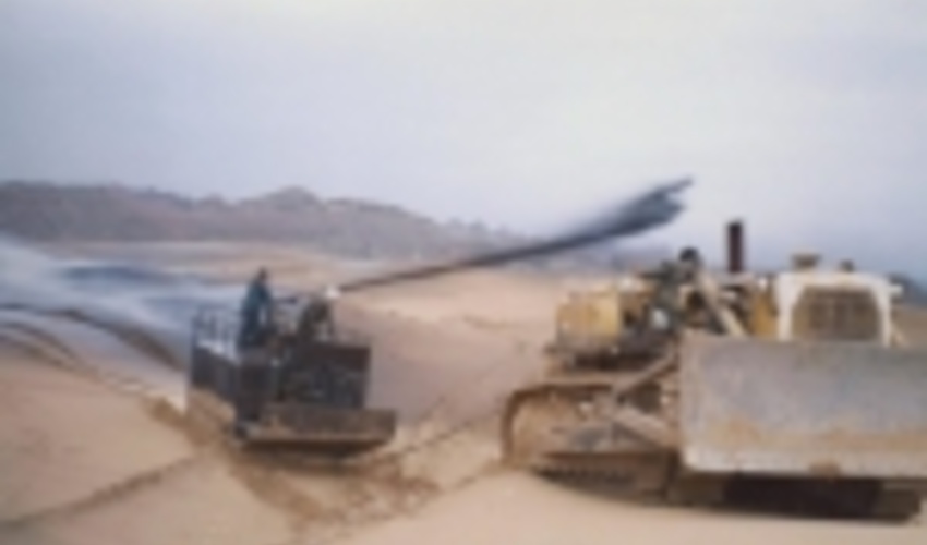 مکانیابی پروژه های مالچ پاشی در شهرستان جاسک 