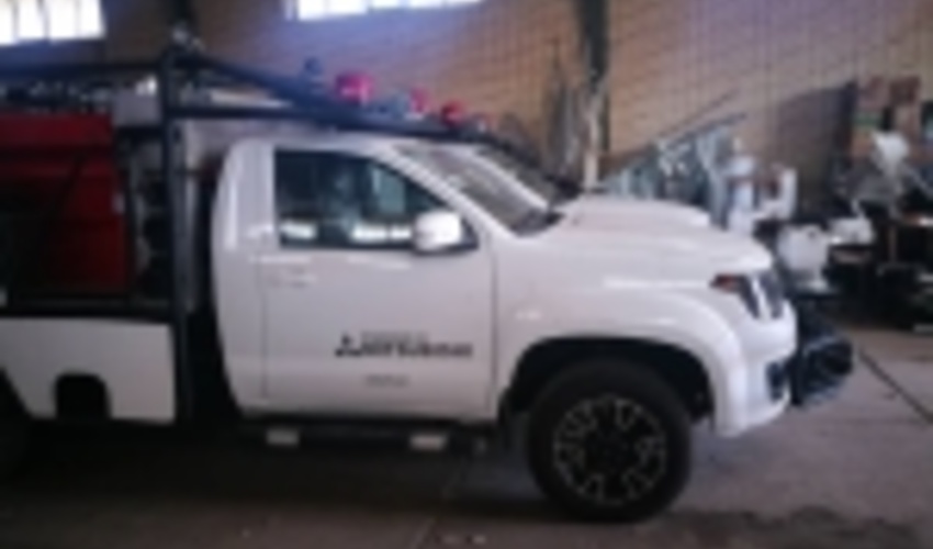 تجهیز عرصه های منابع طبیعی فارس به دو دستگاه خودرو آتش نشانی جنگلی