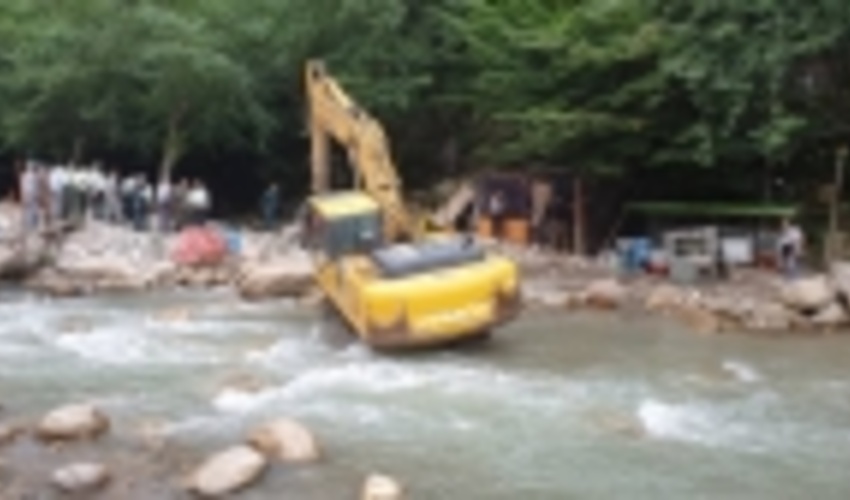 9 هكتار از حريم رودخانه سرد آبرود چالوس رفع تصرف شد 