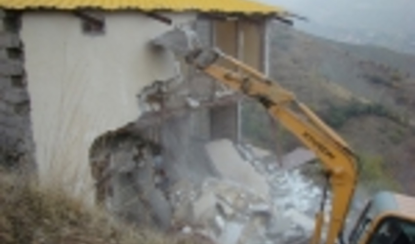 ساخت و سازهای غیرمجاز در شمیرانات تخریب شد