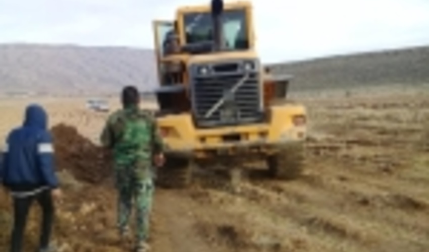 توقیف دو دستگاه لودر در اراضی ملی شهرستان فیروزآباد