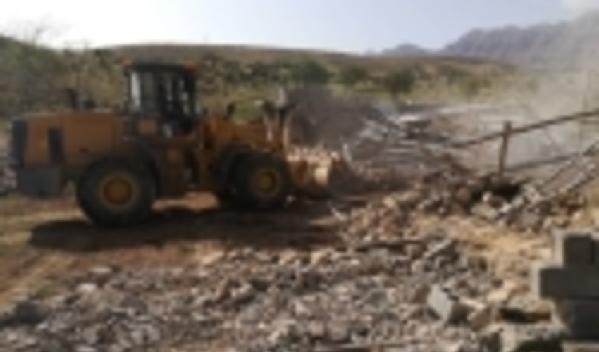 قلع و قمع ساخت و ساز غیرمجاز در اراضی ملي دشت لار قیر و کارزین