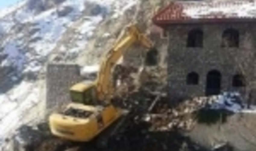 با اجرای احکام قضائی؛ دو ویلای چند میلیاردی در اراضی ملی شمیرانات تخریب شدند
