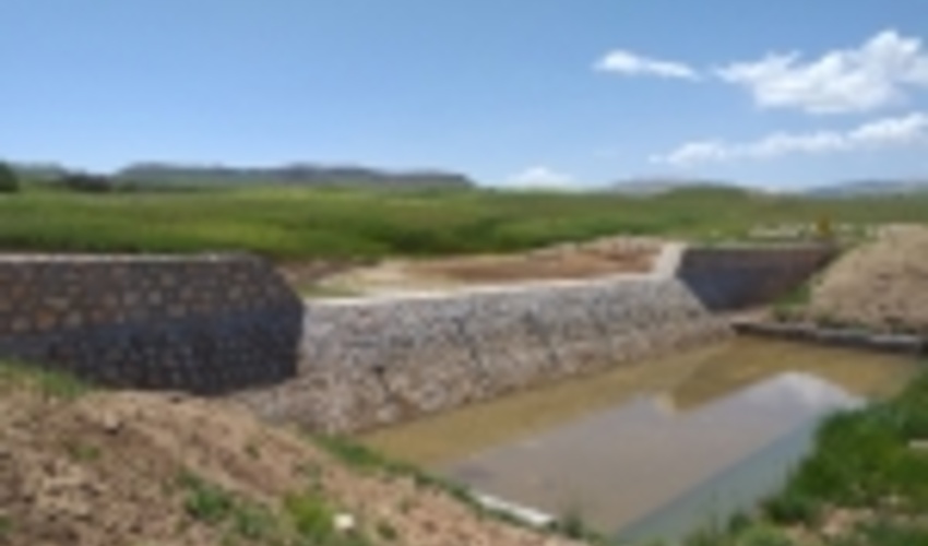 عملیات مهار سیلاب در مناطق بحرانی کشور انجام شد 