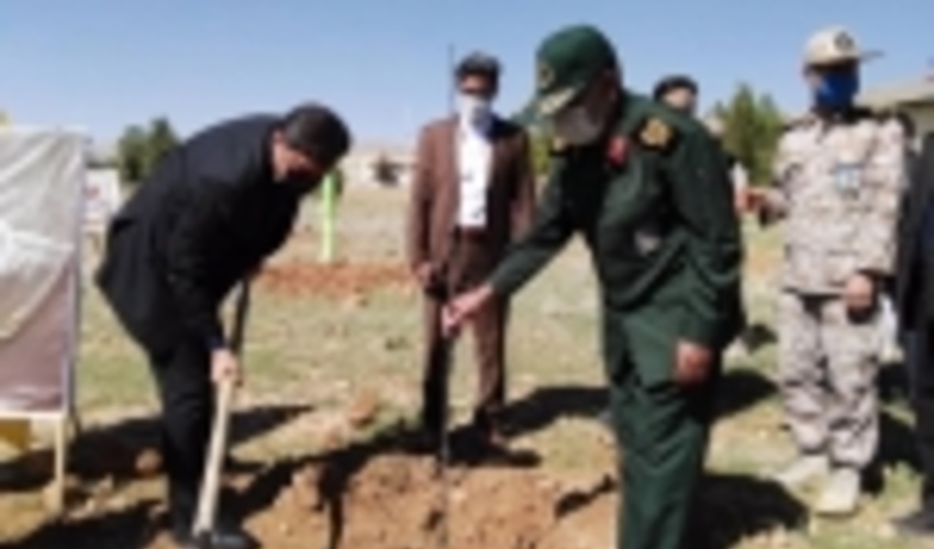 مراسم کلنگ زنی طرح جنگلکاری 50 هکتاری در دانشکده علوم و فنون زرهی سپاه فارس