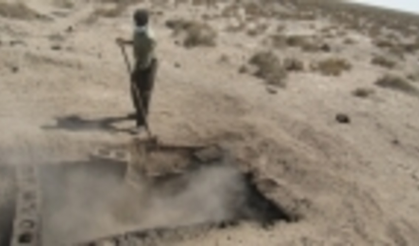 هرمزگان/تخریب یک باب کوره تولید ذغال غیرمجاز در شهرستان بندرلنگه