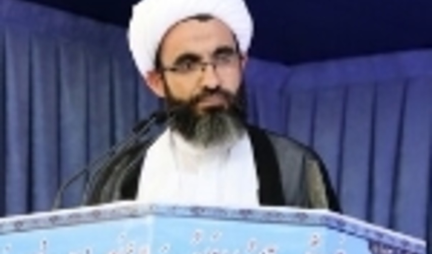 البرز/ بررسی مشکلات مردم البرز در محل میز خدمت در آیین عبادی سیاسی نماز جمعه 