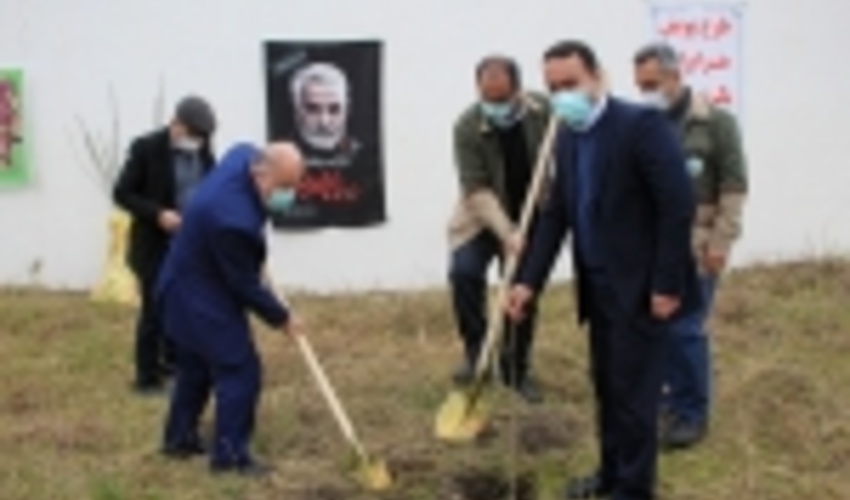 نوشهر/ پویش مردمی «هر ایرانی یک درخت» در چالوس برگزار شد