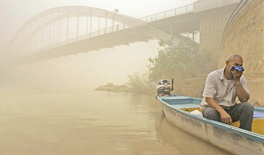 تاکید رییس سازمان حفاظت محیط زیست بر رایزنی با کشورهای همسایه برای مدیریت ریزگردها 