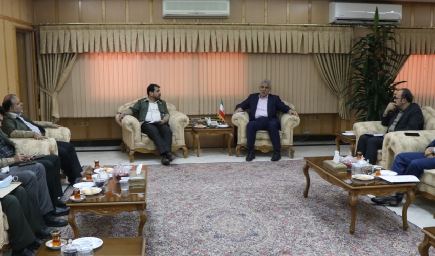 آموزش همگانی در زمینه جایگزینی درختان بومی و سریع الرشد با توجه به اقلیم گیلان / توسعه جنگل و حفاظت از انفال، مورد توجه باشد 