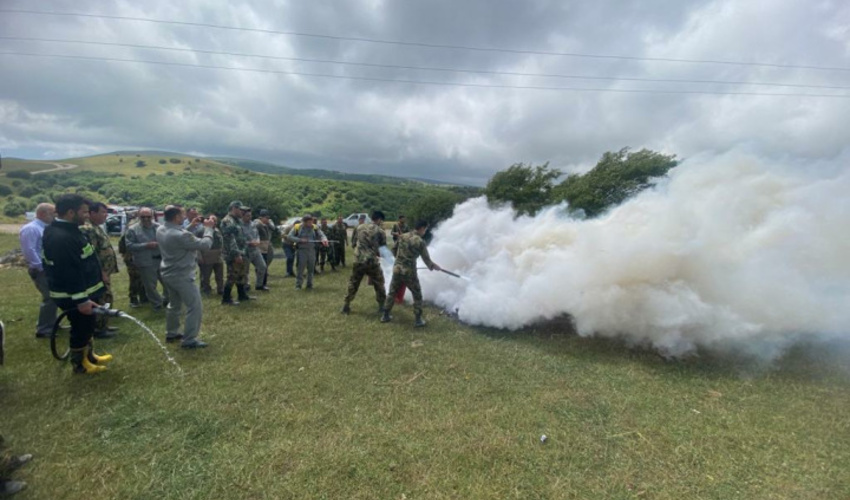 مانور اطفاء حریق جنگل و مرتع در استان اردبیل برگزار شد