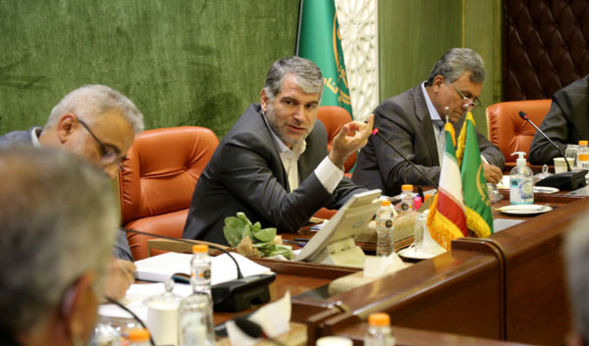 ایجاد کمربند حفاظتی مناطق آلوده و غیر آلوده در جنگل های زاگرس / تله نوری و محلول پاشی توسط بسیج وزارت جهاد کشاورزی و بسیج مردمی