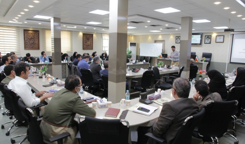 برگزاری کارگاه آموزشی استراتژی ارتباطات در شهر کرد 