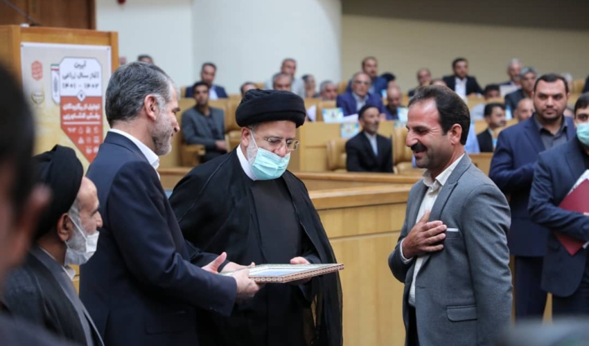 تجلیل از 171 برگزیده کشارورزی و منابع‌طبیعی با حضور رئیس جمهور و وزیر جهاد کشاورزی