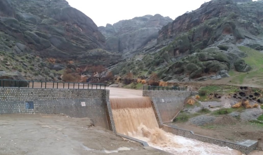 رفع خطر ۷۵ نقطه از فرونشست دشت های ممنوعه با اجرای عملیات آبخیزداری در استان لرستان