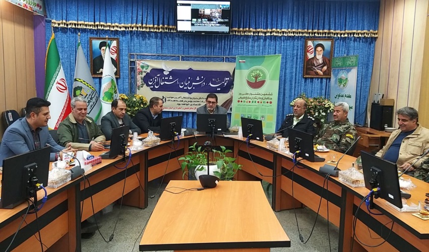 جنگلبانان نمونه کشوری استان سمنان تجلیل شد