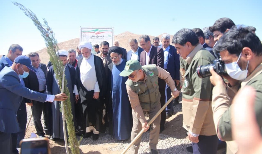 استاندار کرمان: معادن باید معادل ۲۰ درصد عرصه‌های معدنی را درخت بکارند