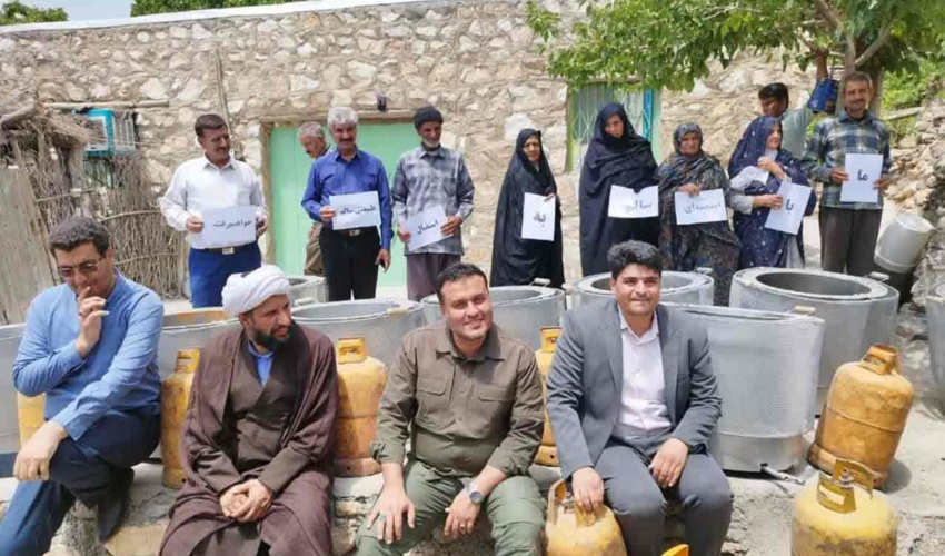 کرمان/ توزیع 20 دستگاه تنور گازی بین عشایر منطقه سیاهکوه شهرستان ارزوییه