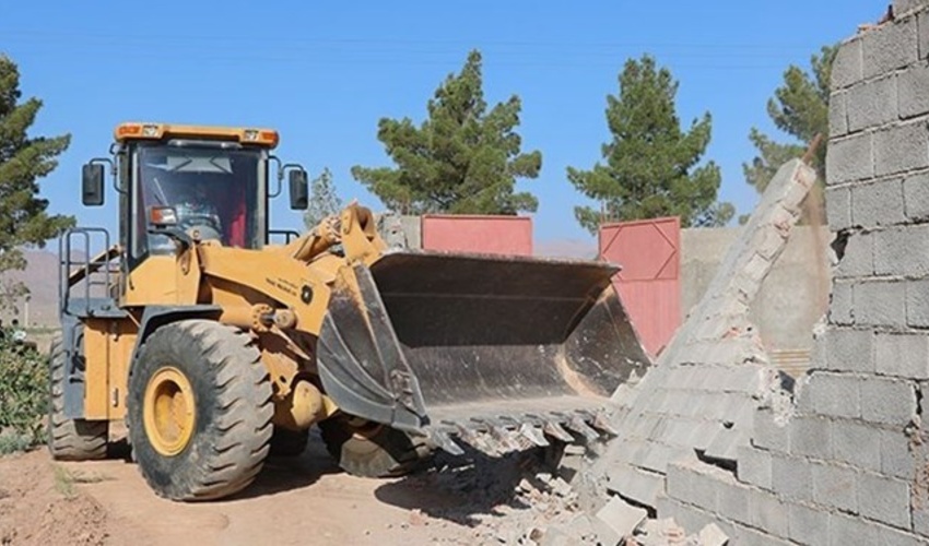 یزد/ رفع تصرف بیش از ۵ هزار و ۵۰۰ مترمربع از اراضی ملی بافق