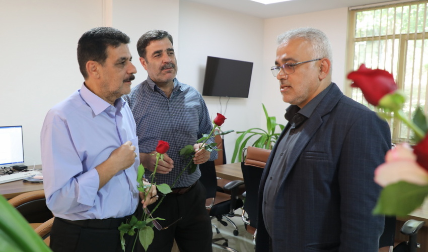 گزارش تصویری/اهدا گل و تجلیل از کارکنان سازمان منابع طبیعی و آبخیزداری کشور