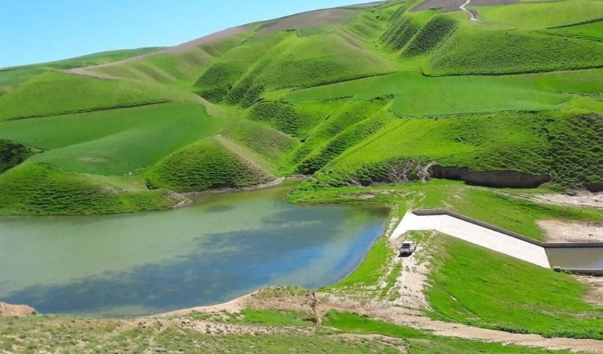 اجرای عملیات آبخیزداری راهی برای کنترل آب‌های سر زمینی