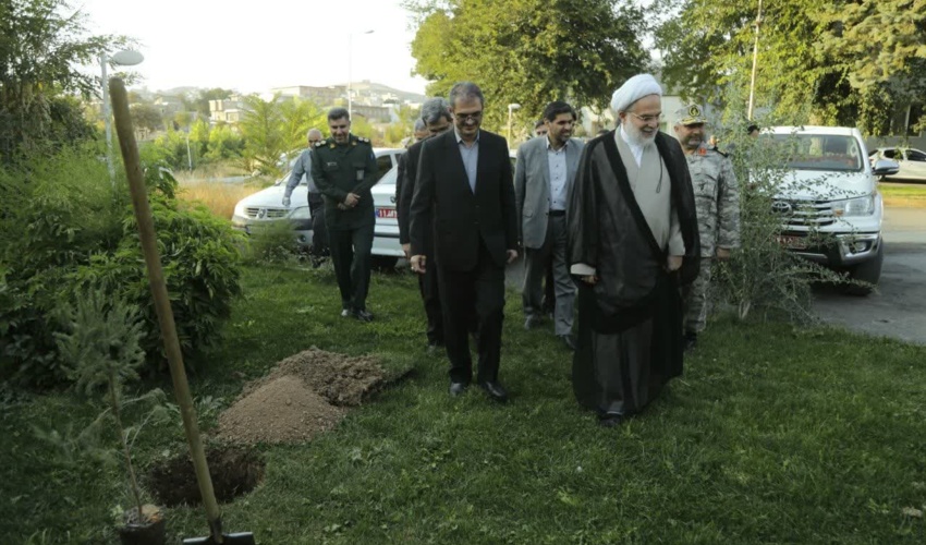 آغاز پویش کاشت سه میلیون درخت با حضور استاندار کردستان