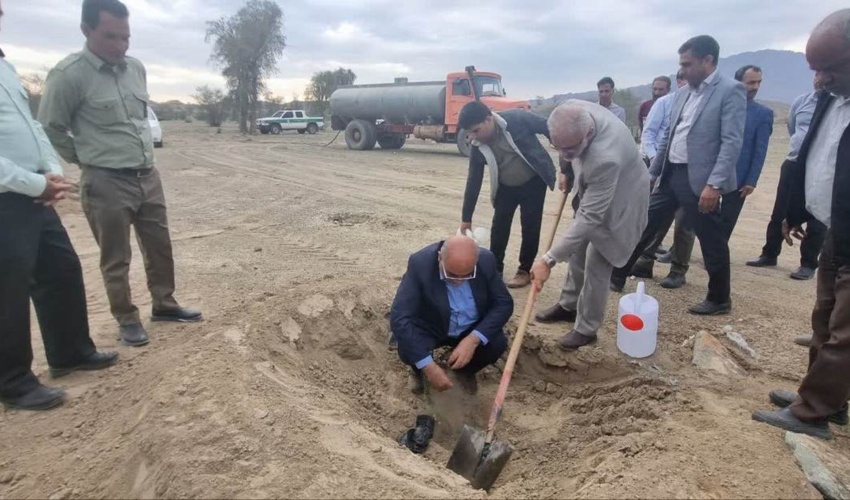 افتتاح طرح جنگل کاری کنار و کهور ایرانی در رودان هرمزگان