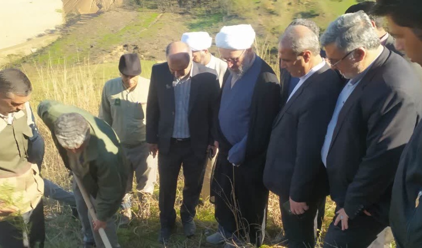 گلستان/ اهدای 3 هزار اصله نهال مثمر توسط خیرین منابع طبیعی مینودشت 