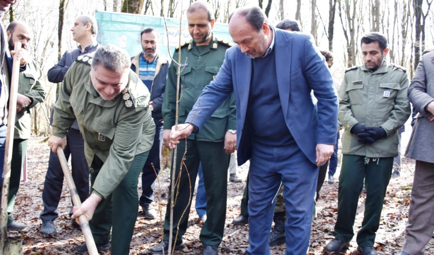 قشرهای مختلف بسیج برای نهالکاری در سطح استان گلستان پای کار آمده اند