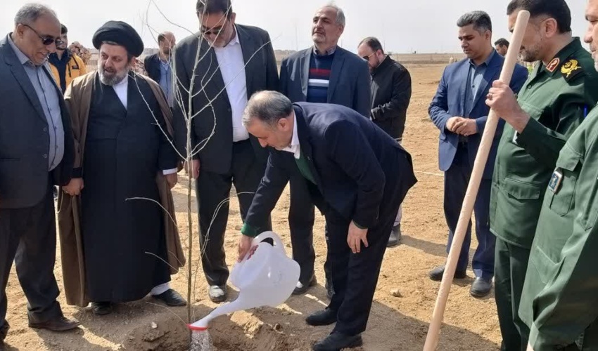 کاشت 5000 نهال همزمان با آغاز طرح ملی کاشت درخت در سمنان