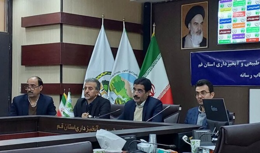 قم/ 100 هزار اصله نهال در هفته منابع طبیعی بین مردم قم توزیع می‌شود