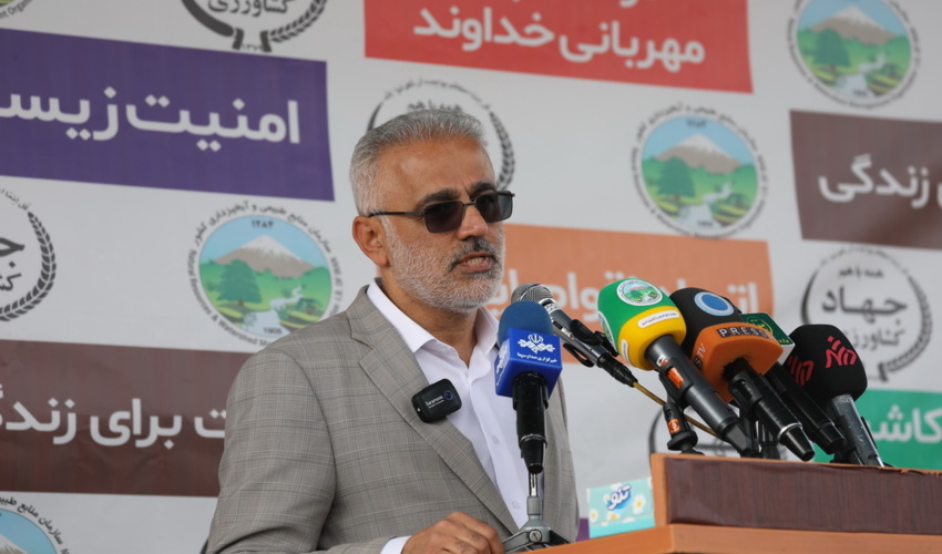 در دولت سیزدهم فقط طی سال گذشته بیش از سه میلیون و دویست هزار اصله نهال حرا در استان هرمزگان تولید شده است 