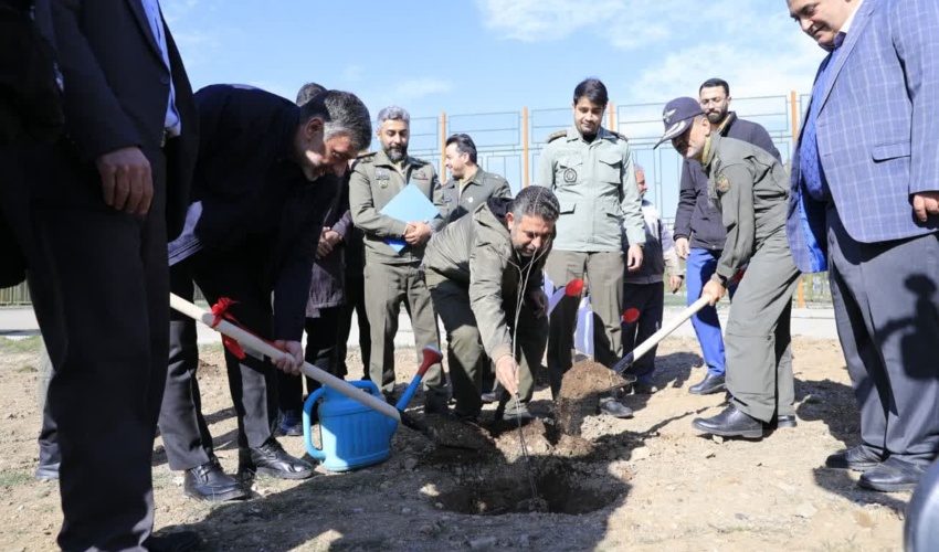  آیین کاشت نهال به مناسبت گرامیداشت شهدای هوانیروز در هفته منابع طبیعی