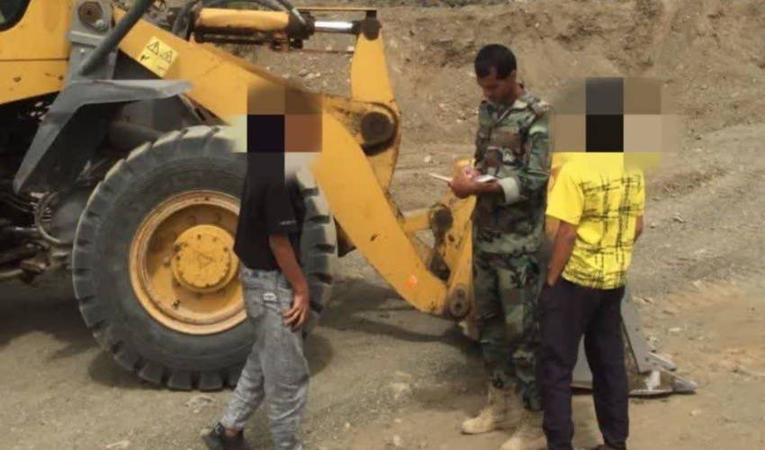 جنوب کرمان/ جلوگیری از برداشت غیر مجاز خاک در اراضی ملی شهرستان عنبرآباد