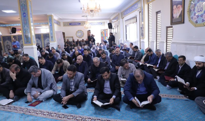 گرامیداشت یاد شهید جمهور و هیئت همراه در سازمان منابع طبیعی 