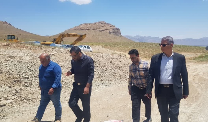 اصفهان/ بازدید فرماندار و رئیس اداره منابع طبیعی چادگان از کریدور شرق به غرب کشور