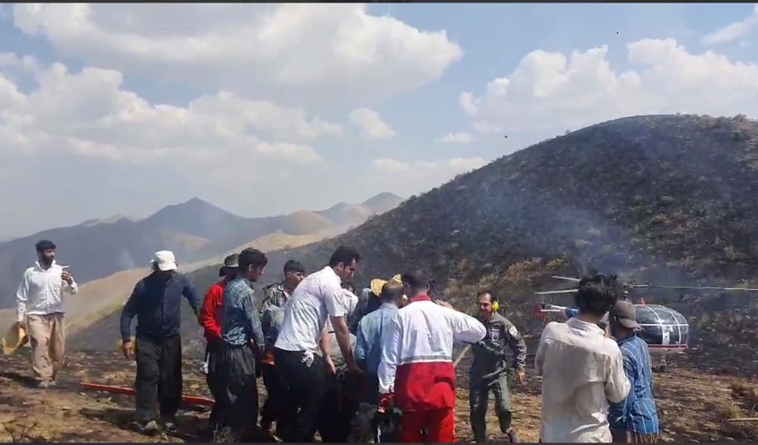 آتش سوزی در کوه های لاین و کانی گشه شهرستان کامیاران مهار شد