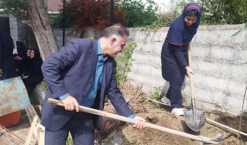 نوشهر / برگزاری پویش «درخت مهربانی» همزمان با آغاز سال تحصیلی در غرب مازندران