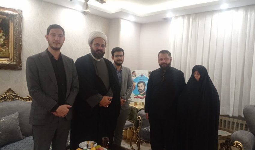 دیدار و تجلیل از خانواده شهدا به مناسبت گرامیداشت هفته دفاع مقدس