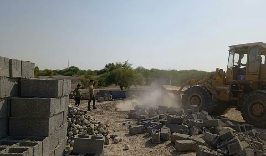 هرمزگان/ رفع تصرف بیش از یک هکتار از اراضی ملی منطقه گچین بالا شهرستان بندرعباس