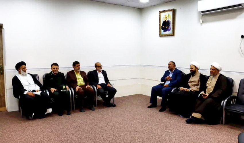 دیدار مسئول حوزه نمایندگی ولی فقیه در سازمان منابع طبیعی با نماینده ولی فقیه در خوزستان و امام جمعه اهواز   